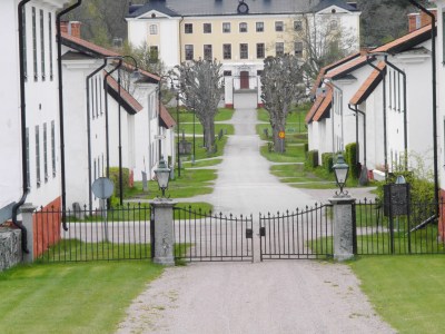 Fourmarks Slot: Count's family owned the village and iron works until the 60s