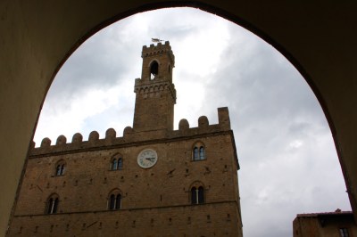 The Church with Florentine shields, as Volterra was captured after a bloody battle.