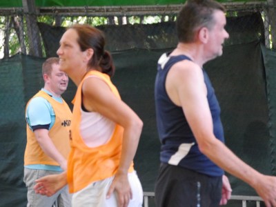 Husband and wife: Opposing!