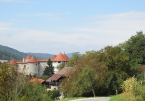 Large rebuilt fortress in Zuzemberk