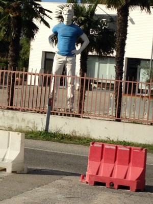 Some interesting roadside advertising ... we thought of Route 66 and the giant plastics.