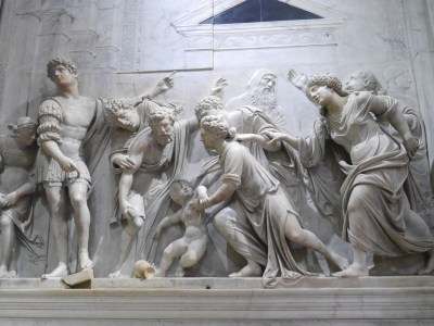 An illegal photo taken inside the Church of San Antonio ... the sculptures around the shrine were skillful