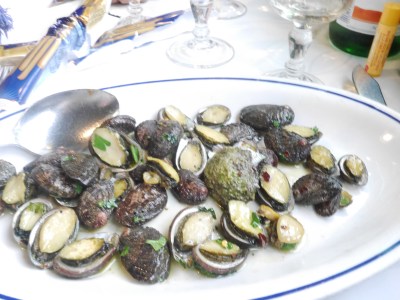 My starter - fried limpets. A very different shape to those on the UK coast. Yummy with all the garlic and a hint of chilli.