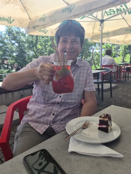 PHOTO 2022 09 10 21 39 49