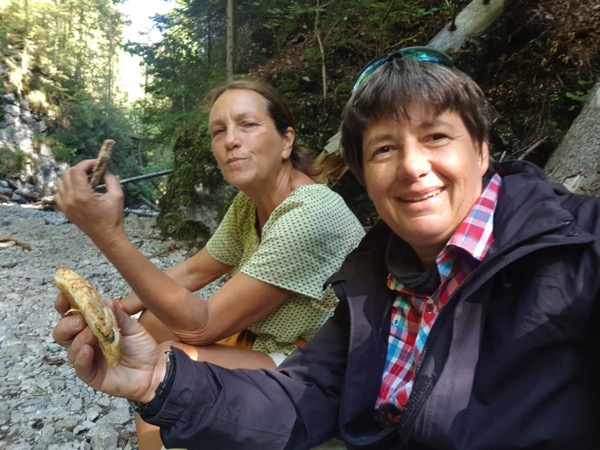 PHOTO 2022 09 14 18 00 18 7