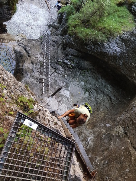 PHOTO 2022 09 14 18 00 19