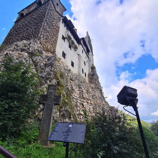 PHOTO 2022 09 22 19 42 19